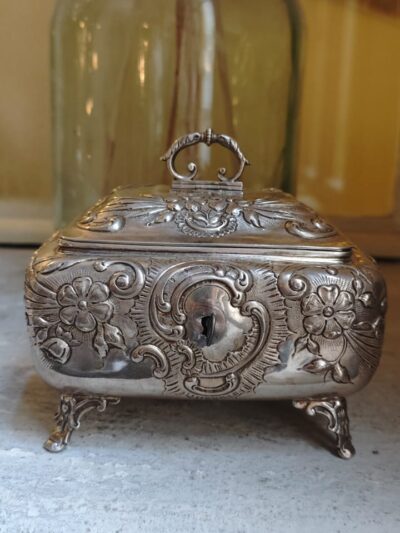 Cukiernica motyw kwiatowy srebro