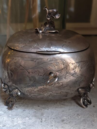 Cukiernica kwiat srebro