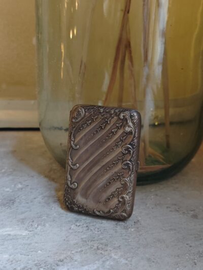 Papierośnica/pudernica Materiał srebro