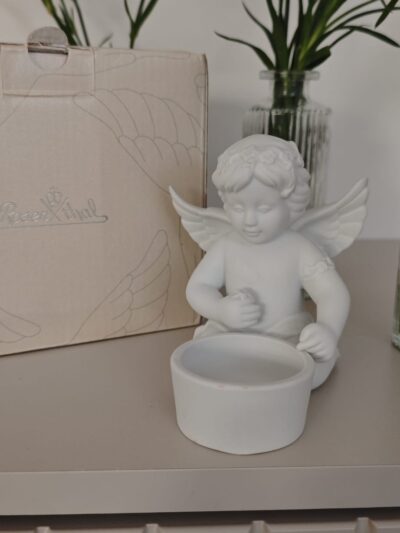 Aniołek świecznik z kwiatami